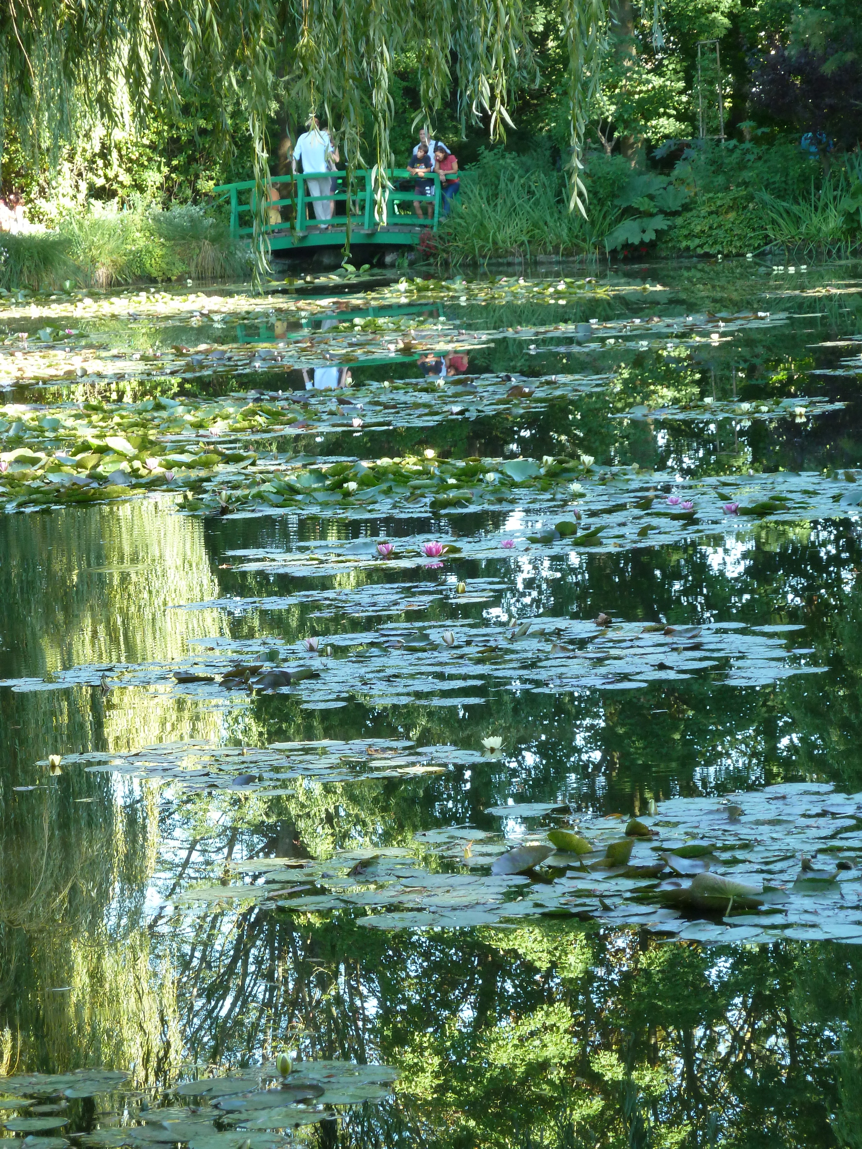 alt="monet japanese garden in giverny france french travel guide books"