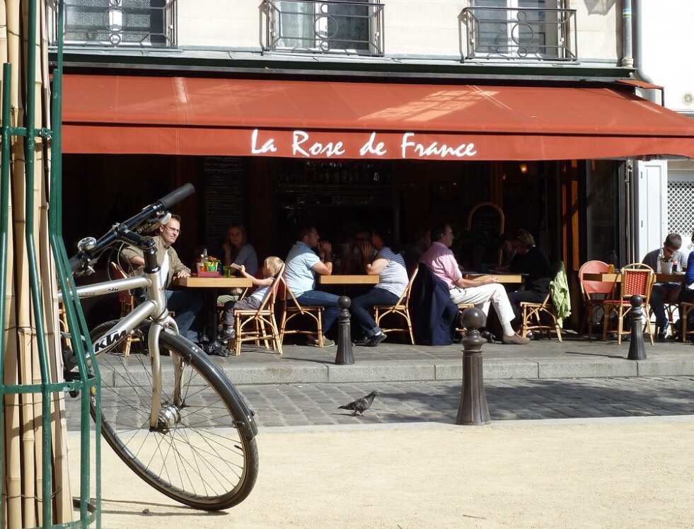 Alt="photo of Place Dauphin Paris France for French travel guide books"