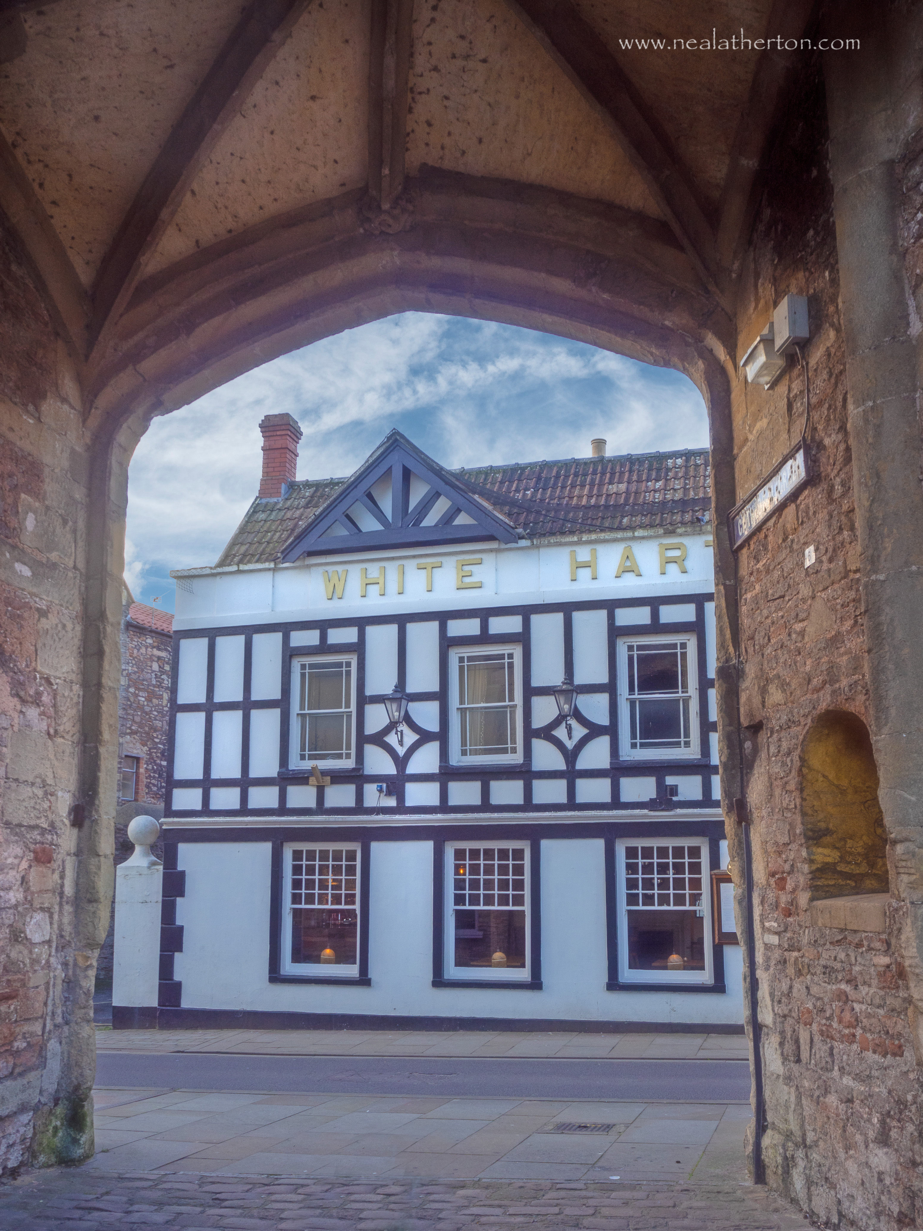 Alt="Photo of White Hart Inn Wells Somerset"