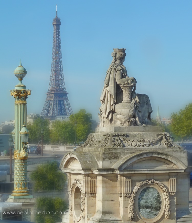 Alt="Looking across the Place de la Concorde to the Eiffel Tower Paris France"